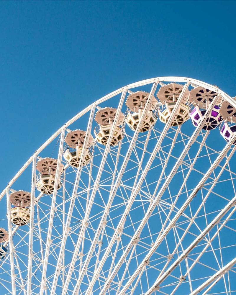 Carré plongeant sur cheveux lisses